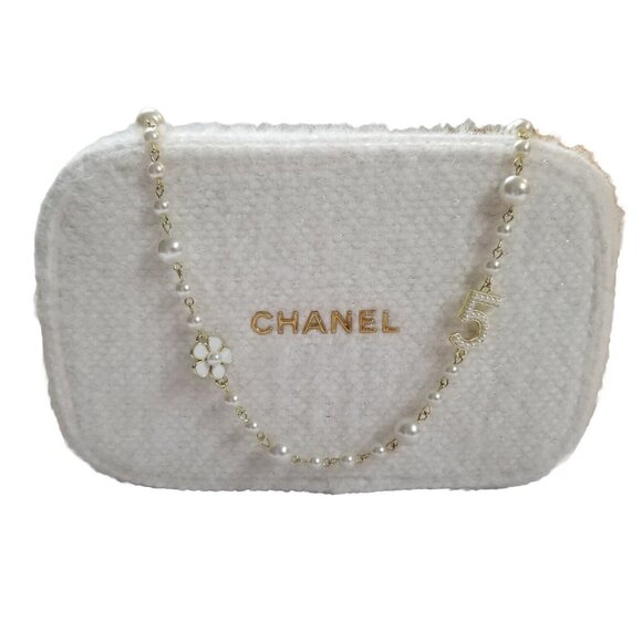 CHANEL Winter White Gold Makeup Bag Pouch 2024 Holiday Limited Edition NIB - Picture 8 of 10